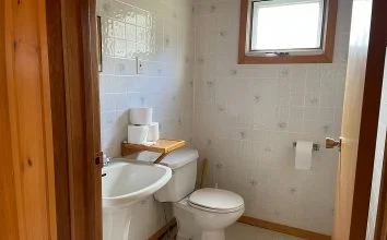 Cabin 11 Bathroom 2