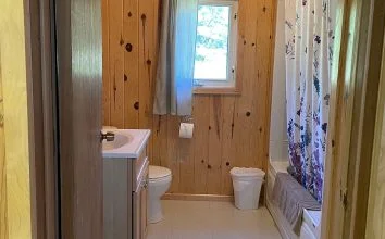 Cabin 2 Bathroom